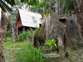 Treehouse Holidays-Little house